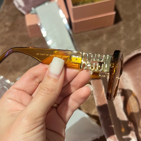 Miu miu authentic sunglasses - Picture 2 of 8